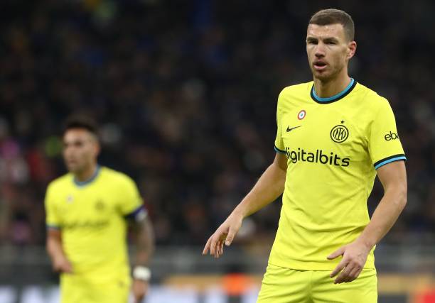 因此吸引了 因此吸引了